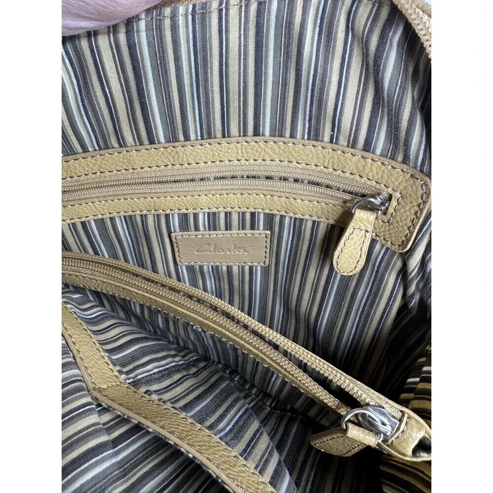 Clarks Leather Shoulder Bag Womens Convertible Purse Striped Lining Tan Pebbled